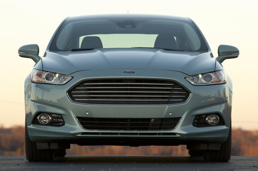  Ford Fusion Hybrid SE 2013 года  (фото 6 из 26)